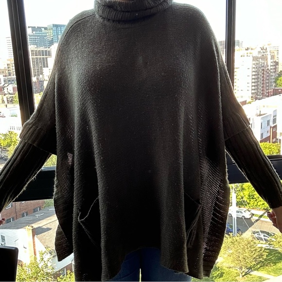 Dark Green Sweater Poncho - Picture 3 of 4
